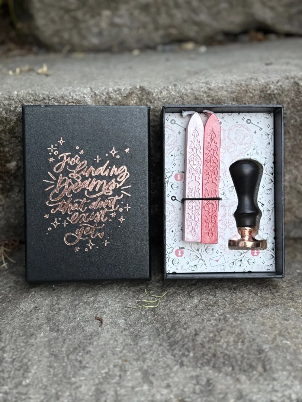 OwlCrate Bookish Bundle: Stephanie Garber Caraval Wax Seal + Kerri Maniscalco Ca